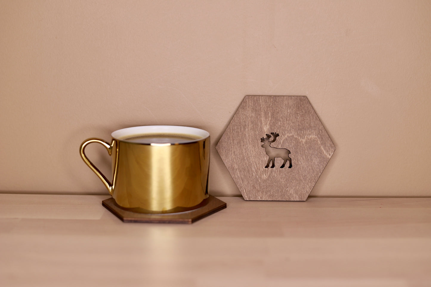 Bordbrikker med nordiske dyremotiv