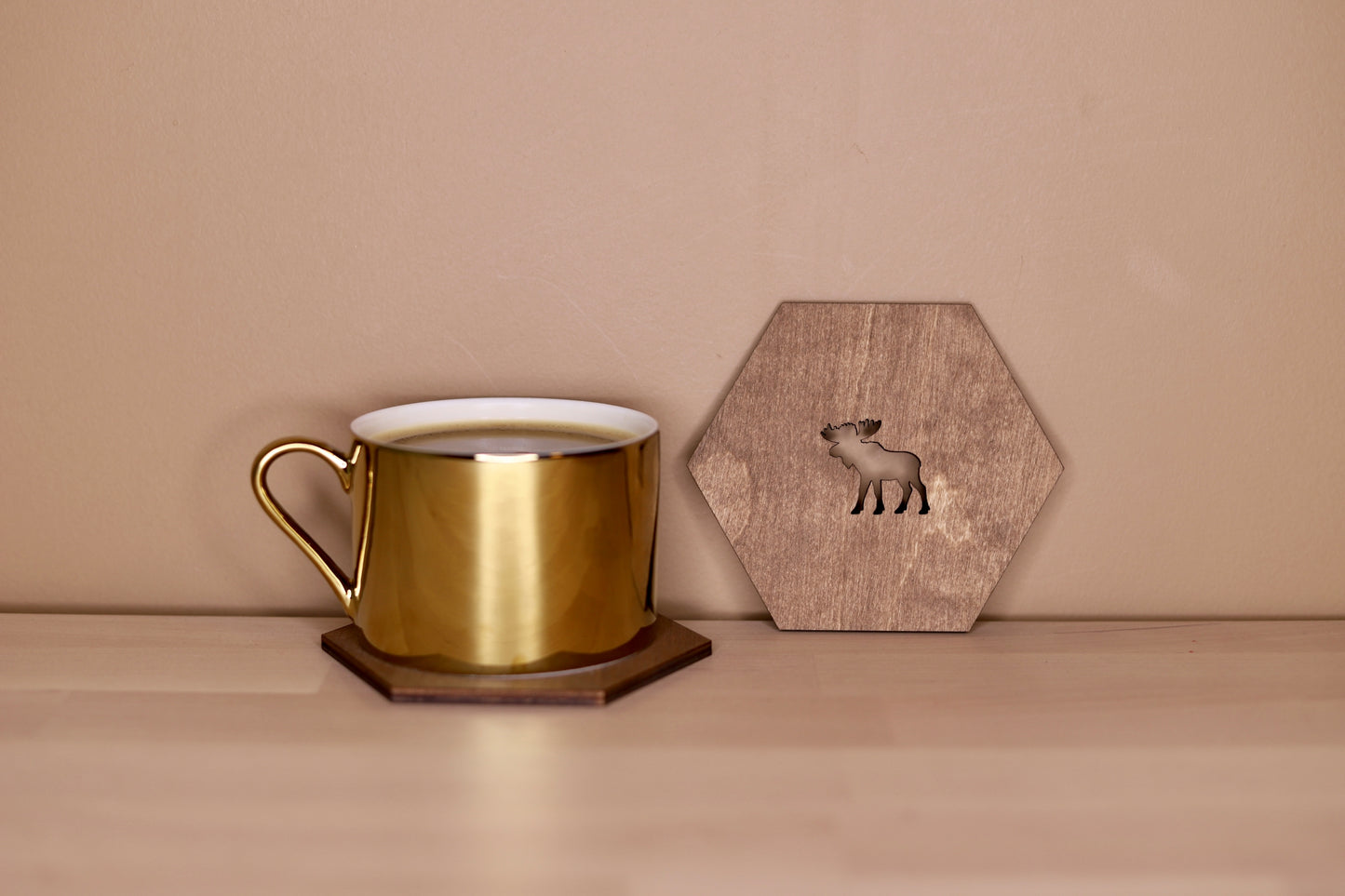 Bordbrikker med nordiske dyremotiv